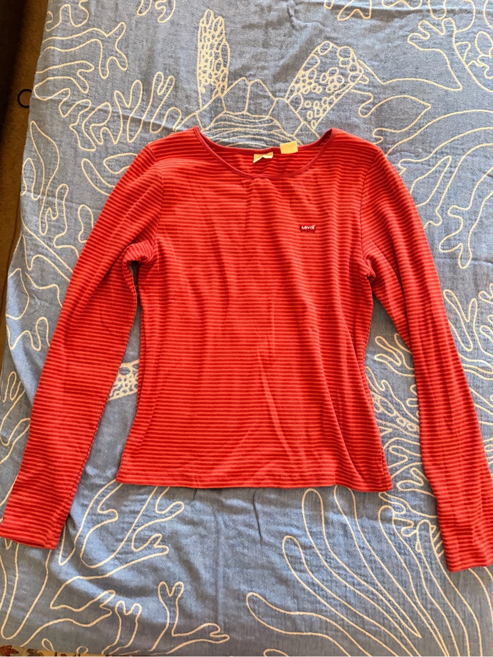 Levi's Red Ribbed Long-Sleeve Women's Top